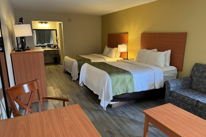 Room 13 of 24