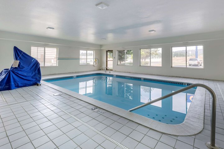 Pool 6 of 27