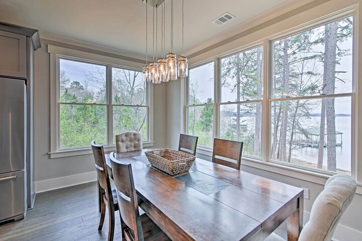 Lake Keowee Home With Balcony & Boat Dock!