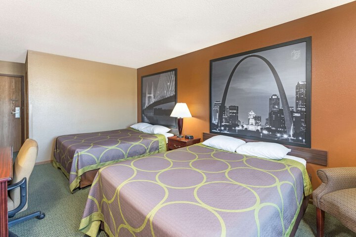 Room 9 of 17