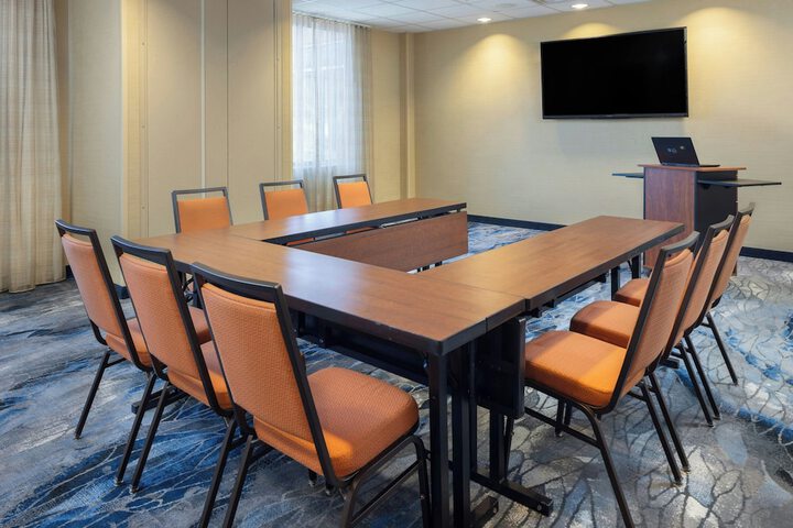 Fairfield Inn & Suites Springfield Northampton / Amherst