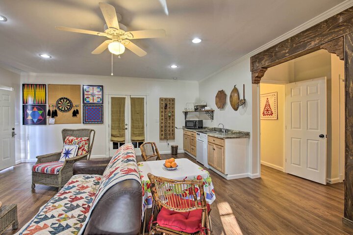 Cozy & Quiet Studio w / Porch Near Scenic Railway!