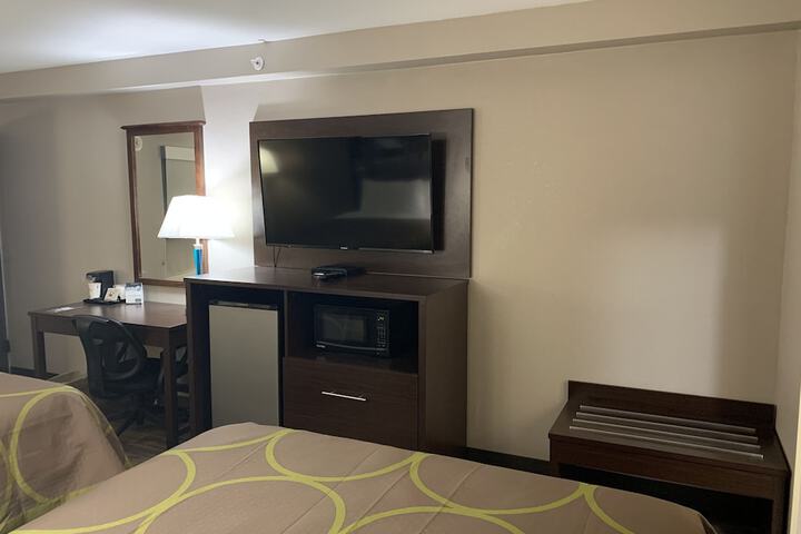 Room 9 of 17