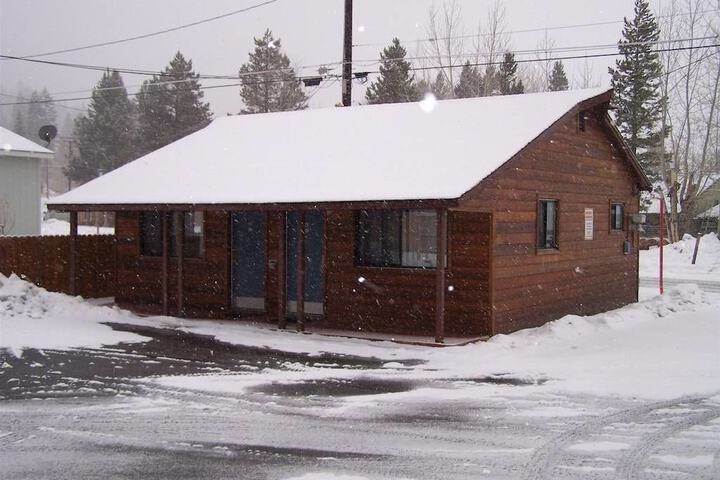 June Lake Villager