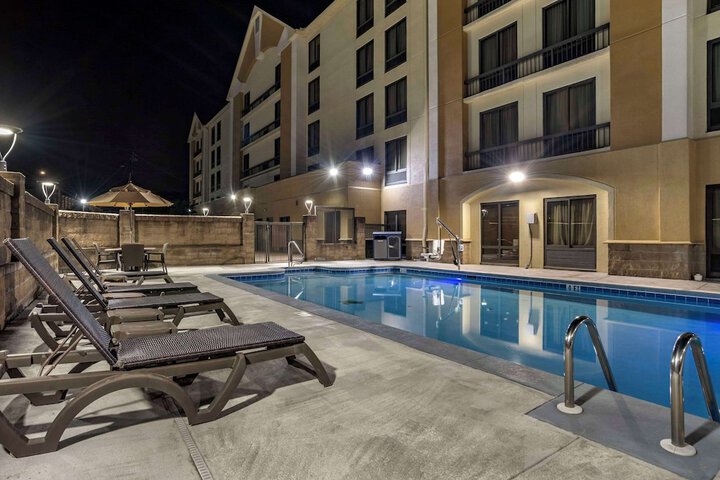 Pool 4 of 34
