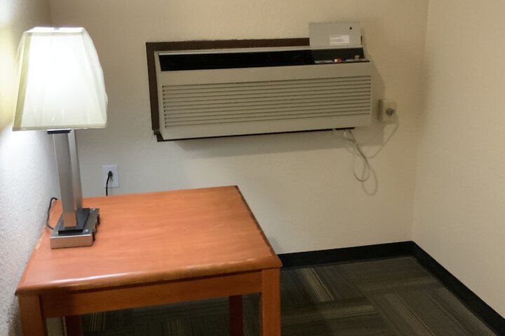 Room 54 of 65