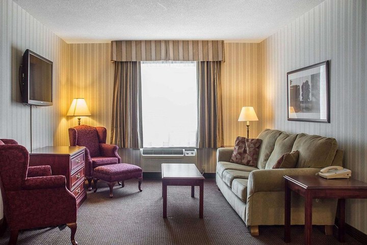 Room 33 of 39