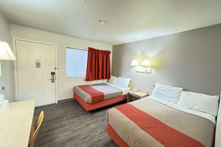 Room 20 of 32