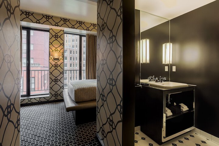 Room 40 of 42