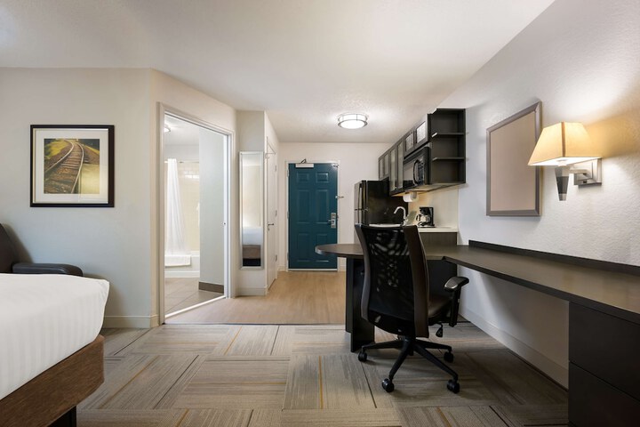 Room 12 of 35