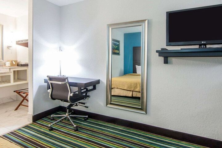 Room 14 of 32