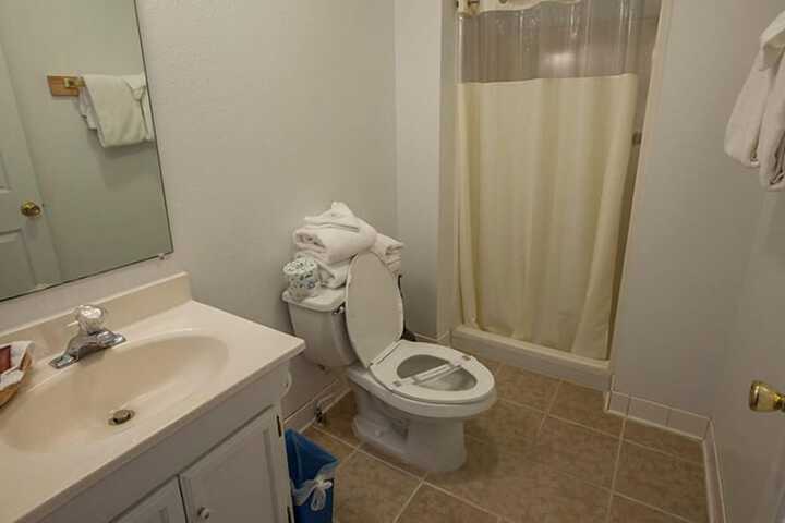Room 17 of 37