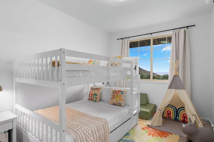Leale'a by Avantstay Ocean + Mountain Views!