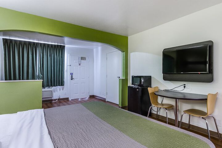 Room 22 of 33