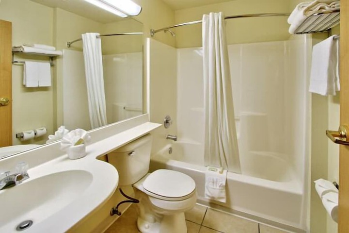 Western Skies Inn & Suites