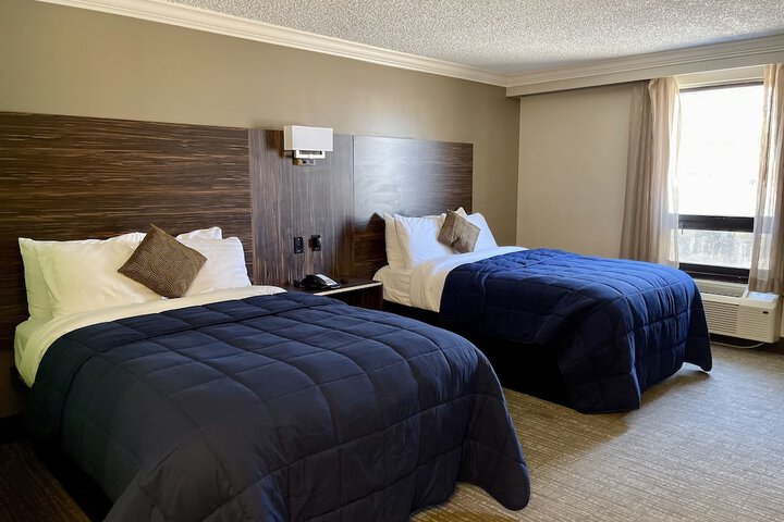 Room 8 of 16