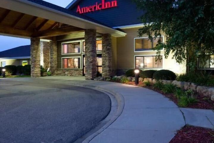 Hotel 2 of 53