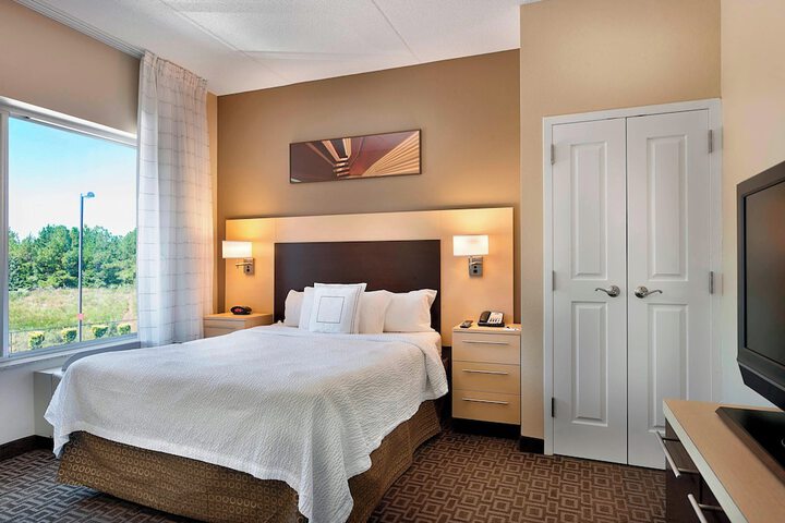Room 18 of 23