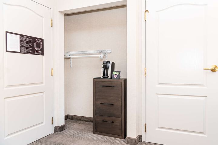 Room 26 of 32