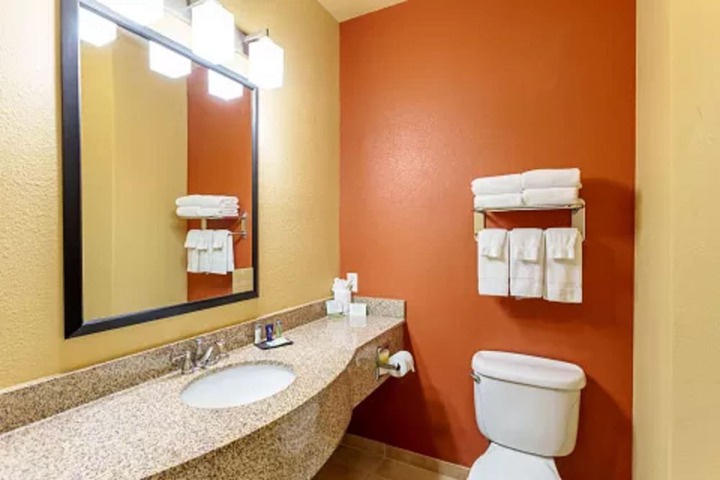 Room 15 of 31