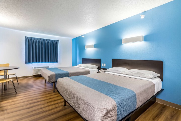Room 15 of 36