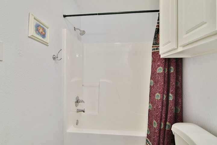 Room 16 of 32