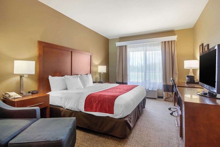 Comfort Inn & Suites Pittsburg KS