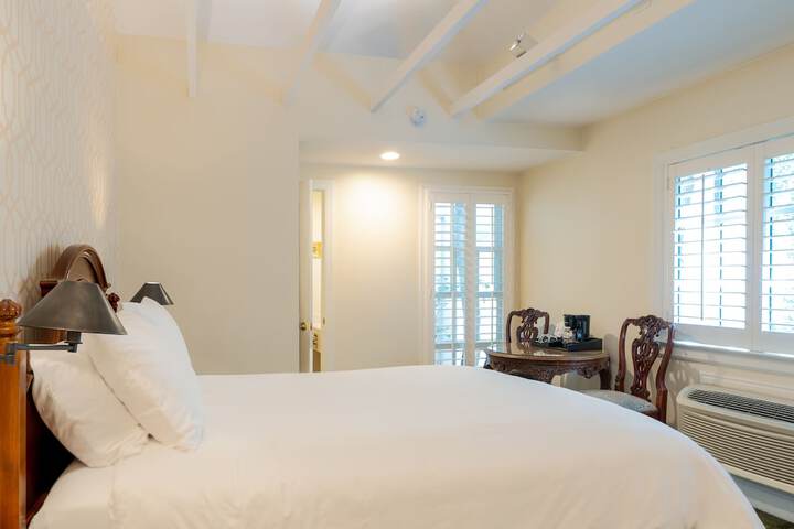 Room 29 of 165