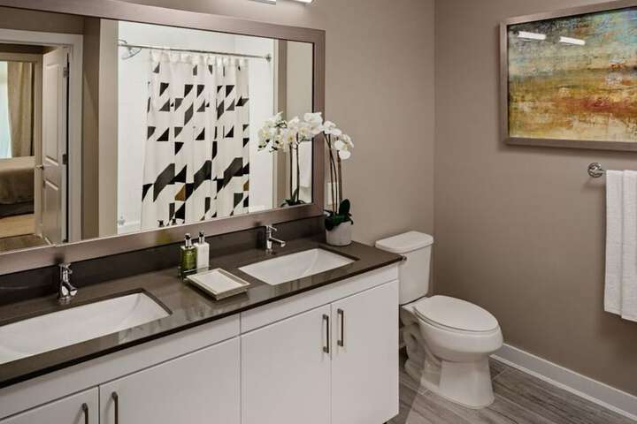Kings Point Lux Suites