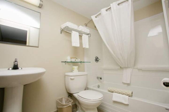 Room 13 of 25