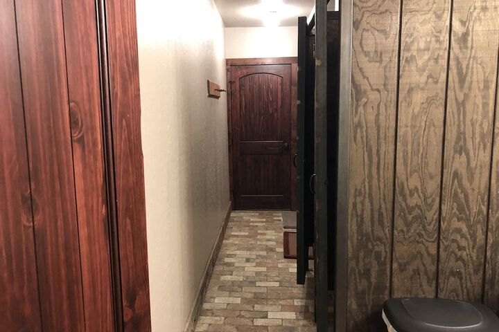 Room 24 of 68