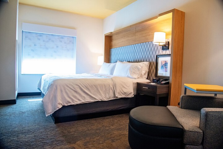 Room 44 of 78