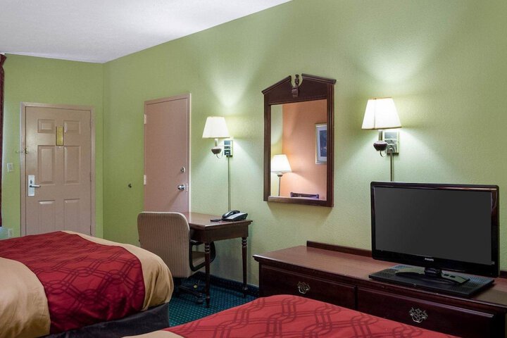 Econo Lodge Canton I-55