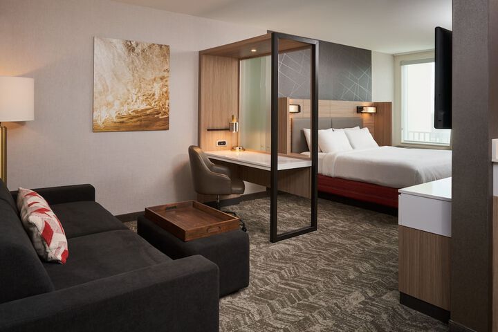 Room 19 of 33