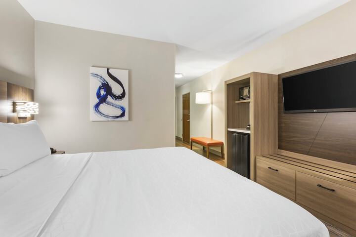 Room 18 of 50