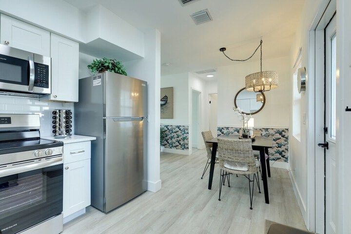 Intracoastal Getaway! North Palm Beach Apartment