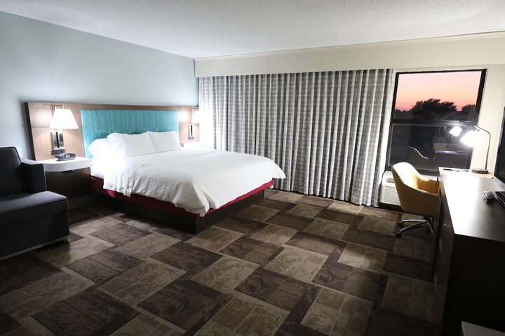 Hampton Inn Hutchinson