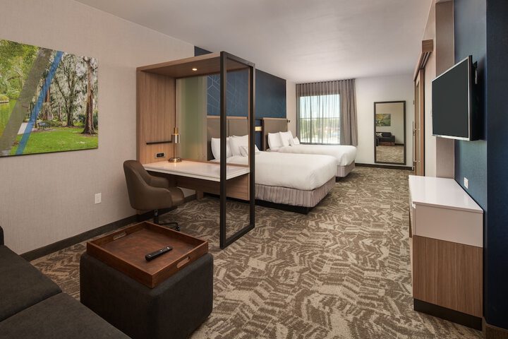 Room 13 of 22