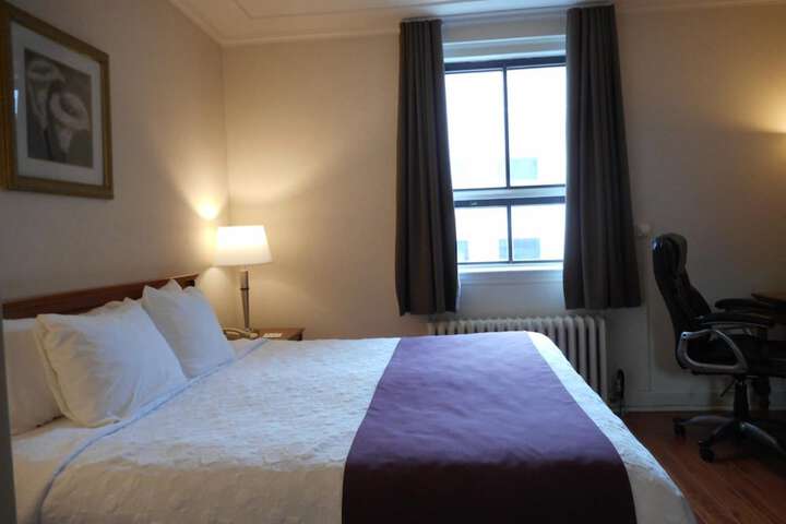 Room 33 of 44