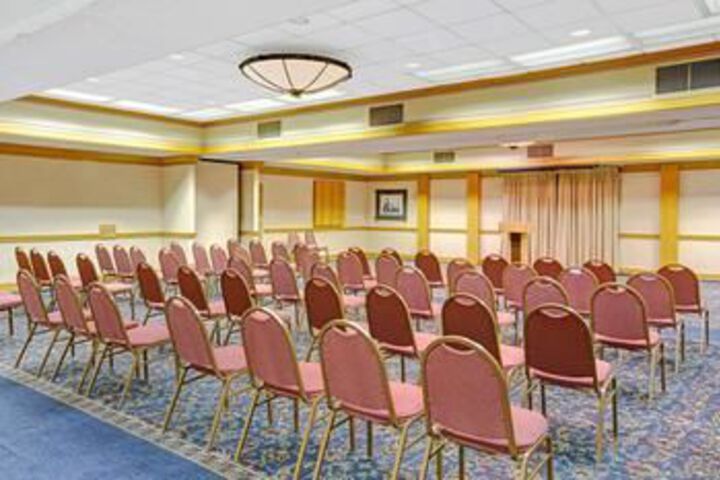 Days Inn by Wyndham Cornelius Lake Norman