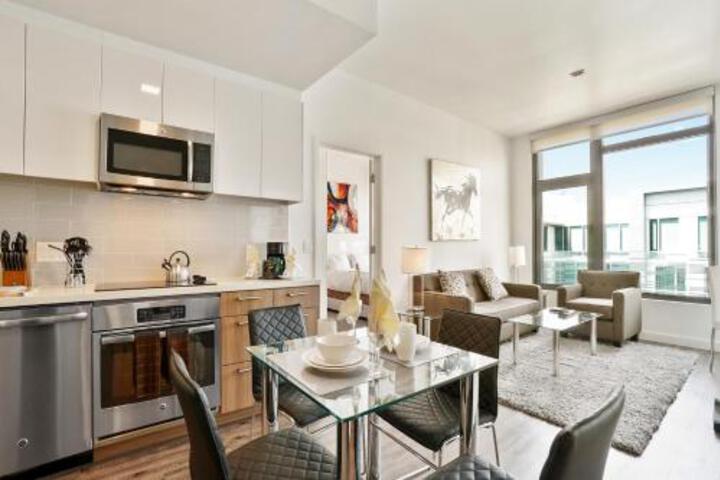 Global Luxury Suites on Folsom Street