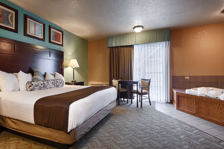 Best Western Plus Bayshore Inn
