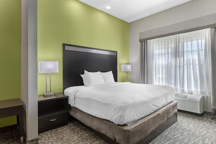 Best Western Plus Bay City Inn & Suites