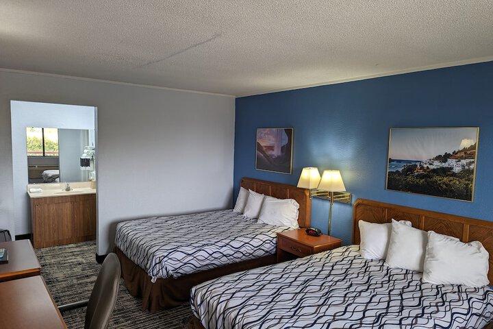 Sprucewood Inn