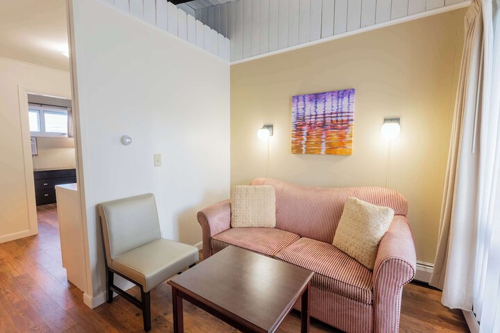 Ocean House Hotel & Motel