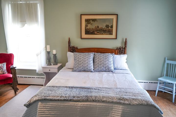 Room 27 of 47
