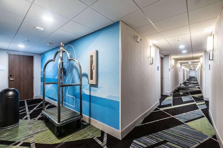 Holiday Inn Express Flint-Campus Area by IHG
