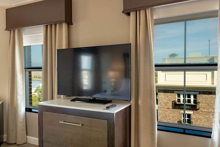 Holiday Inn Express Savannah - Historic District by IHG