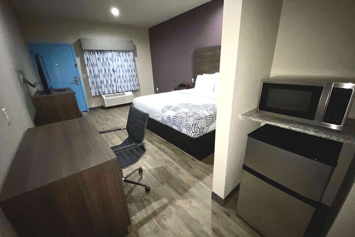 Room 8 of 34