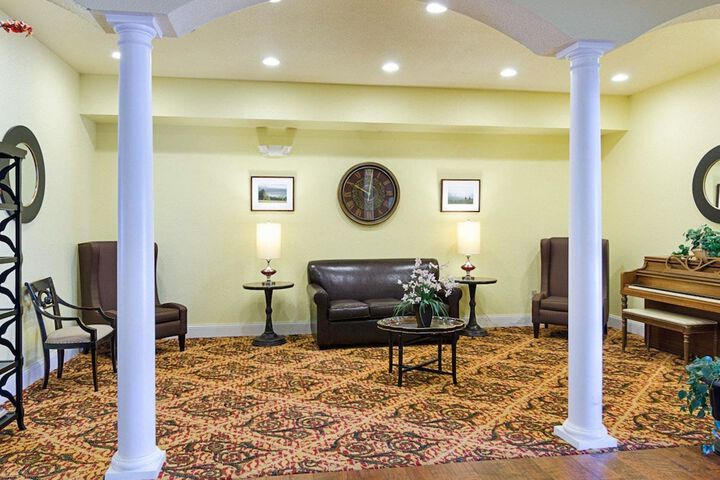 Hotel Interior 10 of 34
